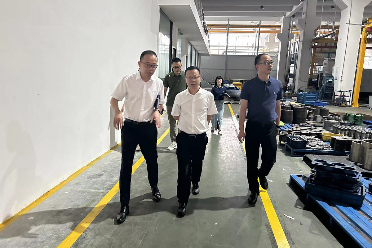 ???2023年8月4日平陽縣金縣長一行領(lǐng)導(dǎo)，蒞臨浙江恒齒傳動股份有限公司進(jìn)行視察指導(dǎo)。